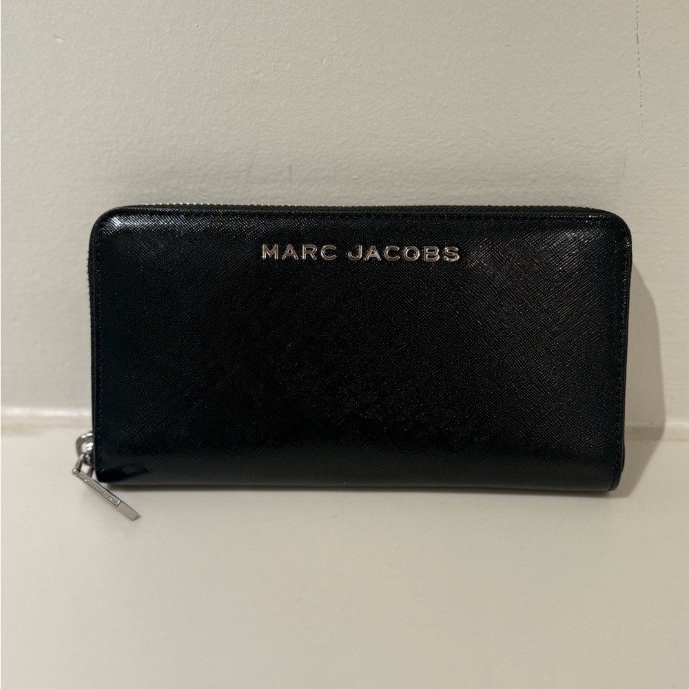 NWT Marc Jacobs long wallet